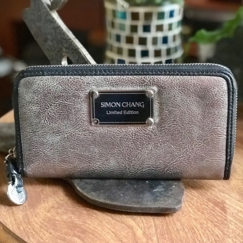 Simon Chang long Wallet! VGUC!